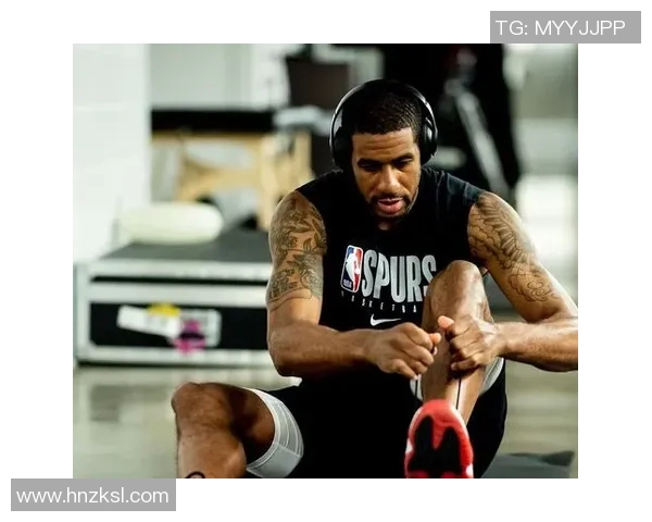 手感不错!奎克利半场5中4&三分2中2拿到12分 另有2板2助 手感不错!奎克利半场5中4&三分2中2拿到12分 另有2板2助