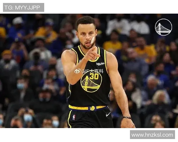 单节18分！库里超远三分惊艳全场，刷新连续三分纪录成里程碑